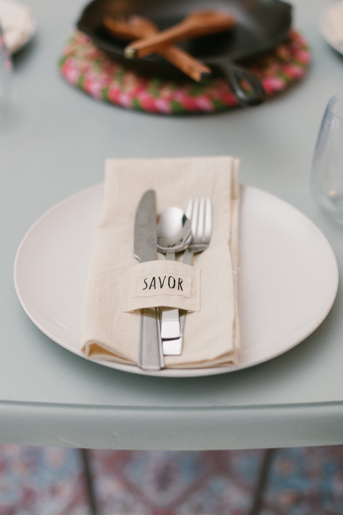 Classic Pocket Napkin Set of 4 with Locally-Printed Words Ideal for Kitchen Use